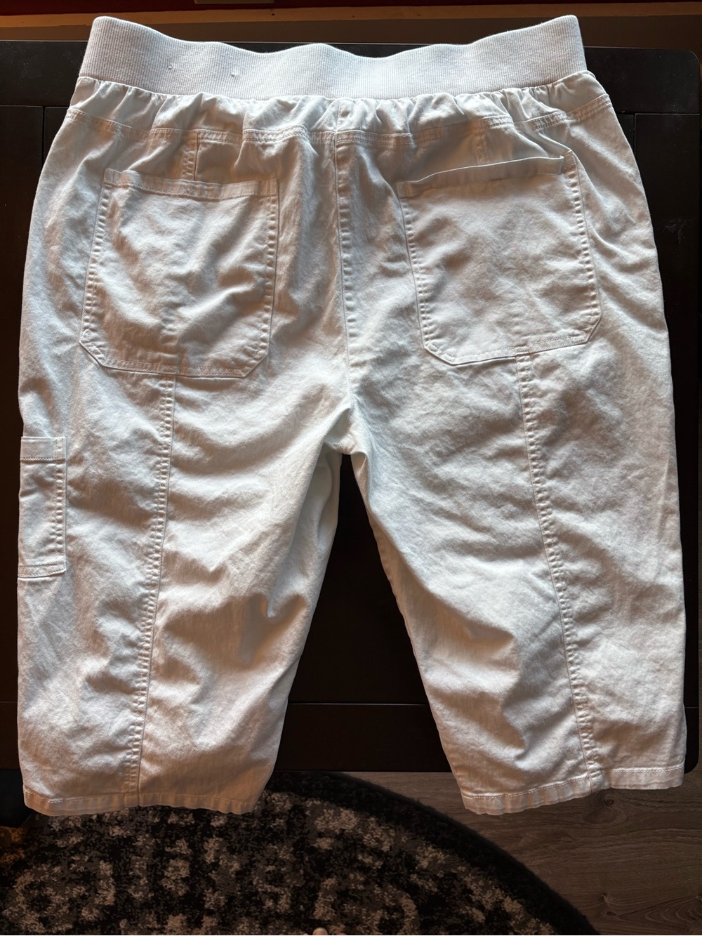 CJ Banks White Womens Pull-On Cargo Shorts - Picture 2 of 6